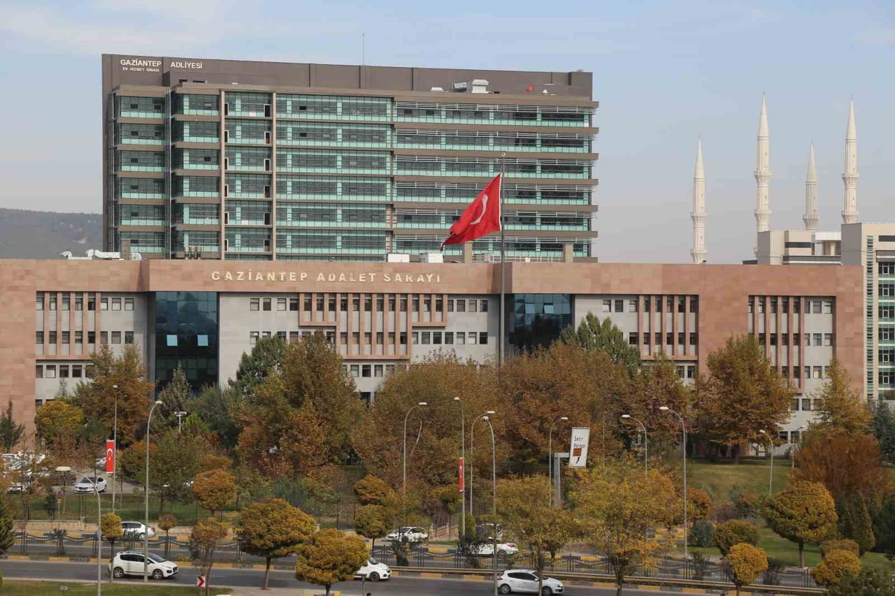 GAZİANTEP’TE 2018’DE VURULARAK ÖLDÜRÜLEN OĞUZ SAVCILI’NIN ÖLÜMÜNE İLİŞKİN AÇILAN DAVASI BOZMA...