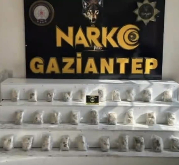 GAZİANTEP’TE 22 KİLO UYUŞTURUCU ELE GEÇİRİLDİ: 8 ŞAHIS TUTUKLANDI