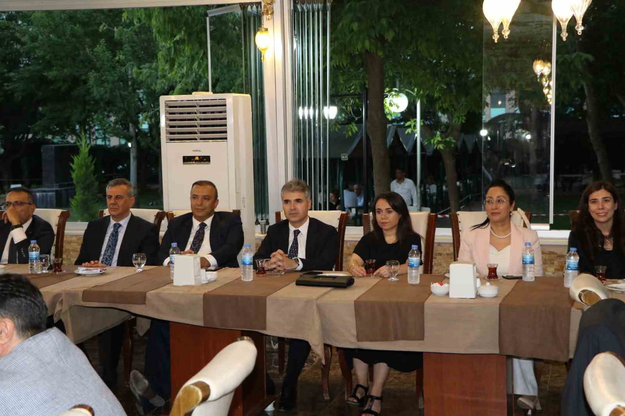 GAZİANTEP’TE GÖREV YERLERİ DEĞİŞEN HAKİM VE CUMHURİYET SAVCILARINA VEDA PROGRAMI...
