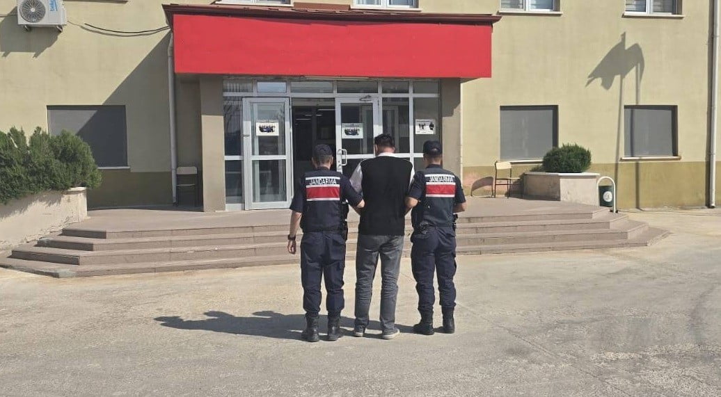 GAZİANTEP’TE KESİNLEŞMİŞ HAPİS CEZASIYLA ARANAN 2 ŞÜPHELİ YAKALANDI