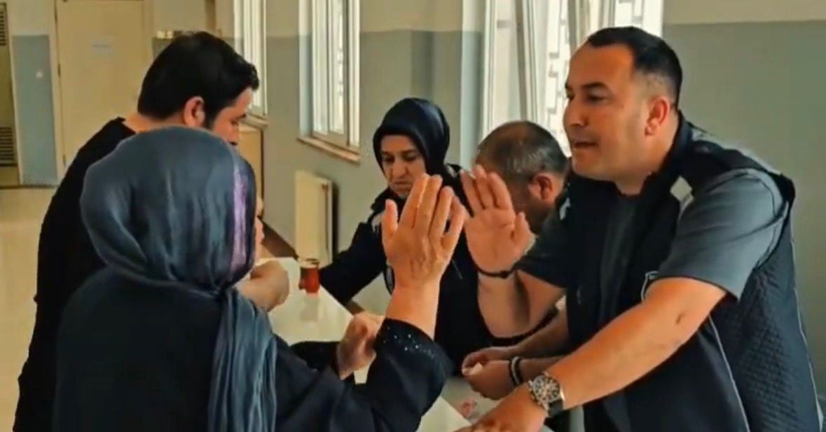 GAZİANTEP’TE ZABITA EKİPLERİNCE YAPILAN DENETİMLERDE ÜST ARAMASI YAPILAN BİR DİLENCİNİN ÜZERİNDEN...
