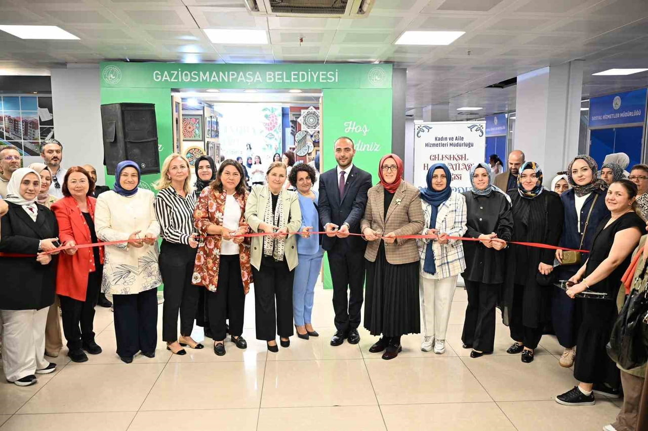 GAZİOSMANPAŞA BELEDİYE BAŞKAN VEKİLİ ERAY KARADENİZ DE AÇILIŞA KATILDI