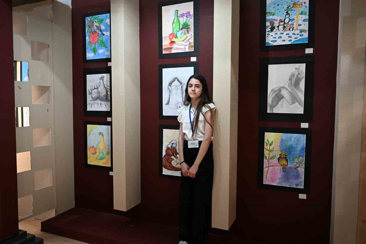 GAZİOSMANPAŞA BELEDİYESİ BİLGİ EVLERİ SANAT ATÖLYELERİ’NDE ÖĞRENCİLERİN YIL BOYUNCA HAZIRLAMIŞ...