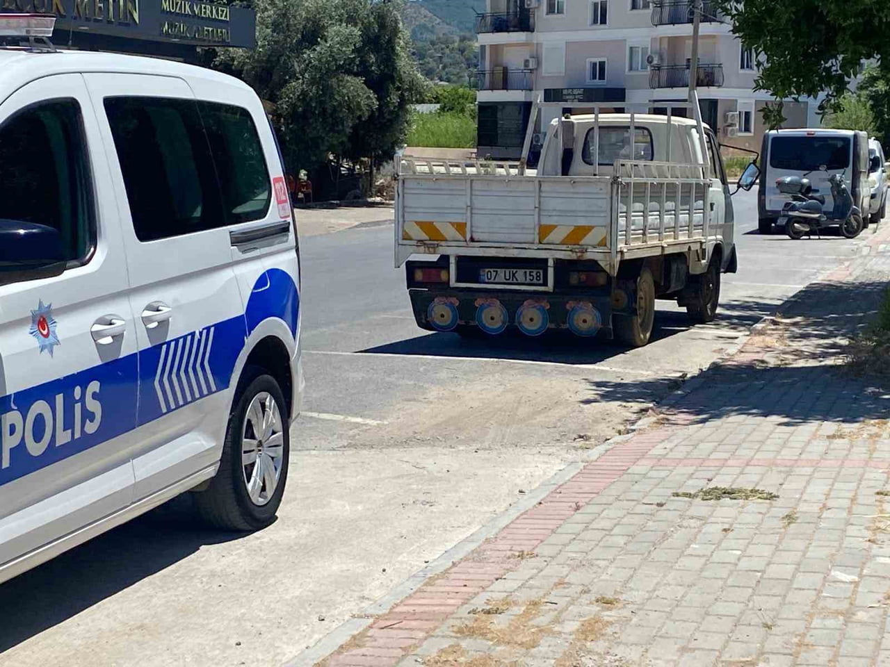 GAZİPAŞA’DA KAMYONET İLE MOTOSİKLETİN ÇARPIŞTIĞI TRAFİK KAZASINDA 1 KİŞİ YARALANDI.