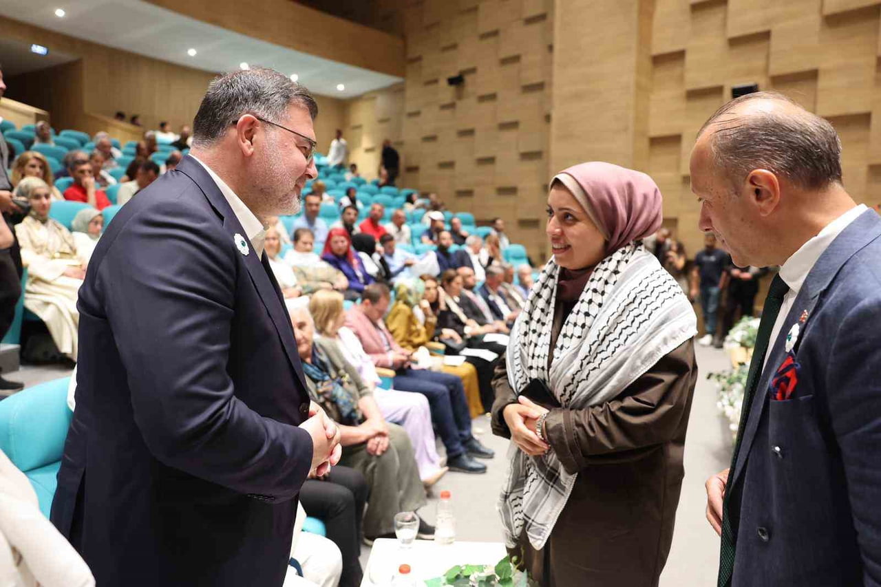 GAZZE İLE SREBRENİTSA'DAKİ İNSANLIK DRAMLARINI ORTAK HAFIZADA BULUŞTURAN 'İKİ COĞRAFYA TEK AĞIT'...