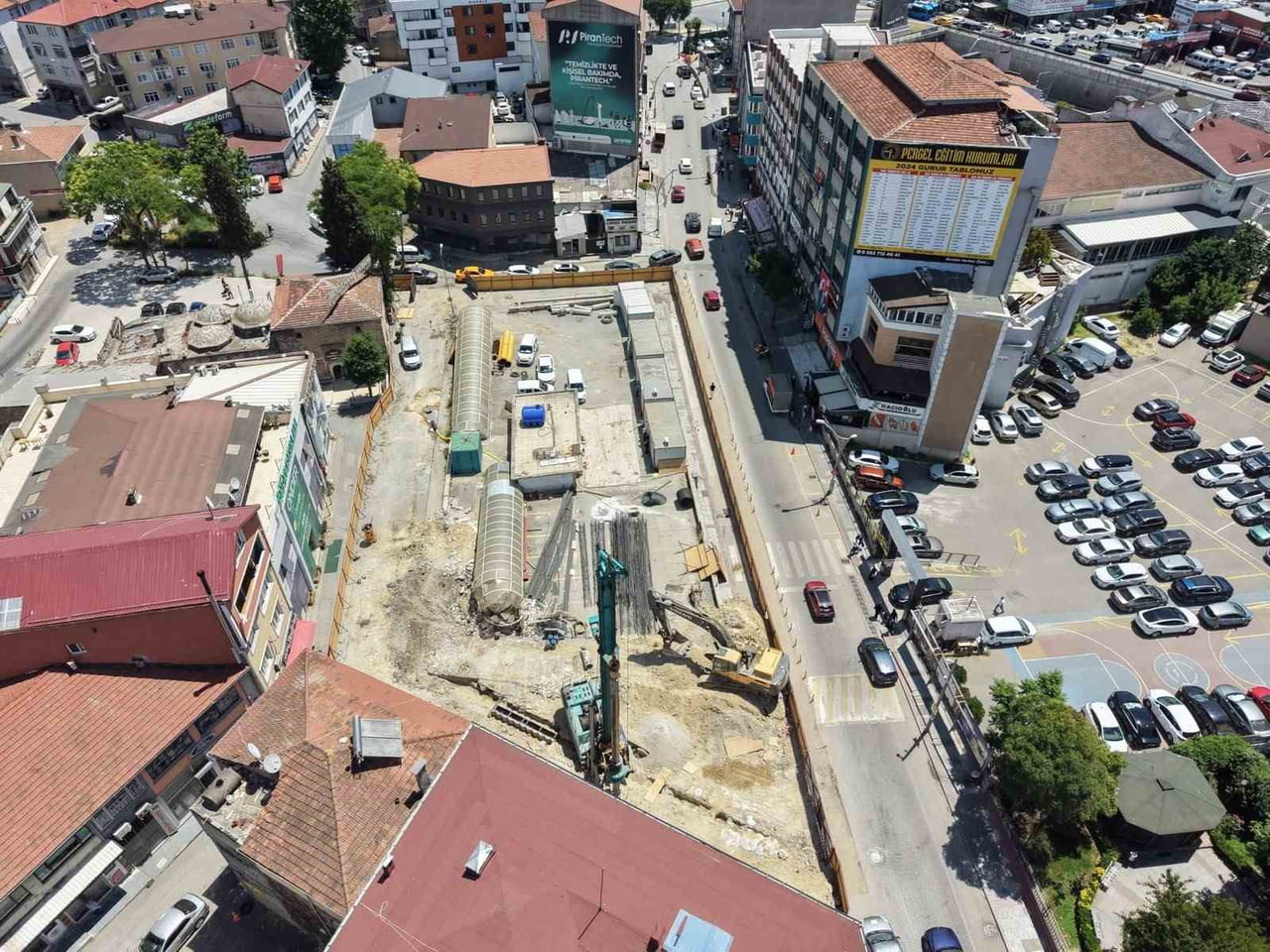 GEBZE'DE HAYATA GEÇİRİLEN "MENZİLHANE TAM OTOMATİK OTOPARK VE MEYDAN PROJESİ" İLE KENT...
