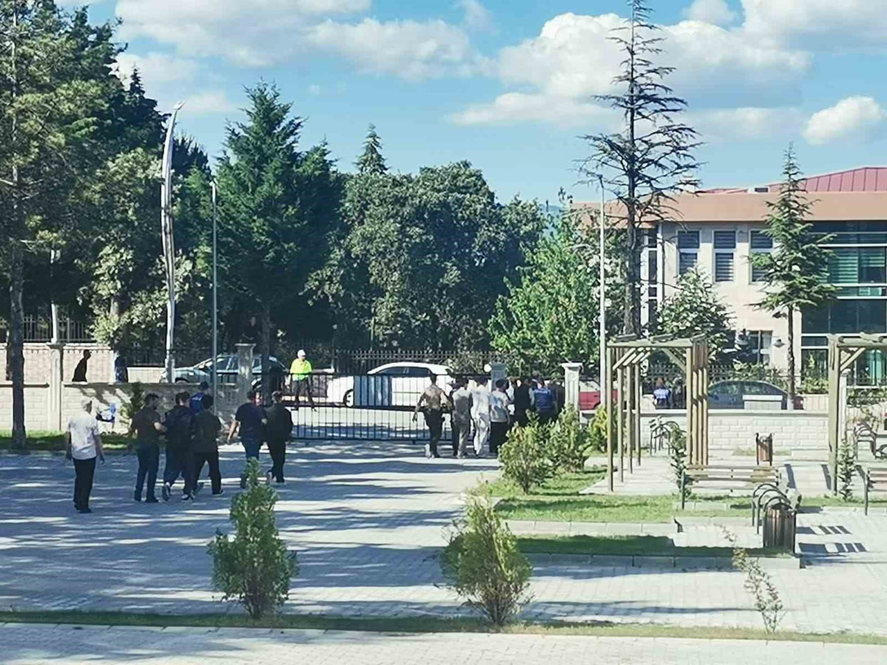 GEDİZ’DE ÇOCUĞUN CİNSEL İSTİSMARINA YÖNELİK GÖZALTINA ALINAN 8 ŞÜPHELİDEN 6’SI...