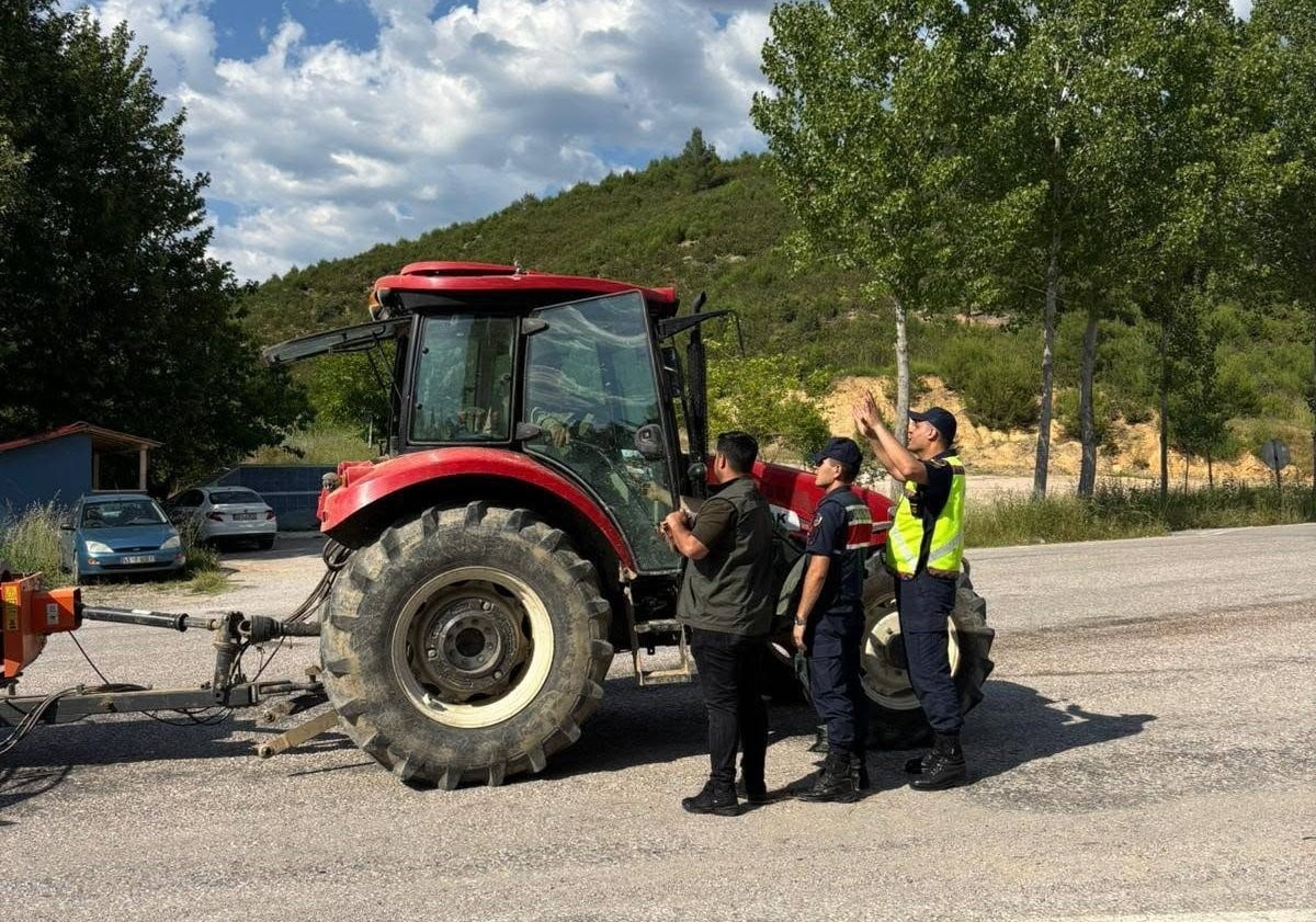 GEDİZ’DE ORMAN YANGINLARINA KARŞI BROŞÜRLÜ ÖNLEM