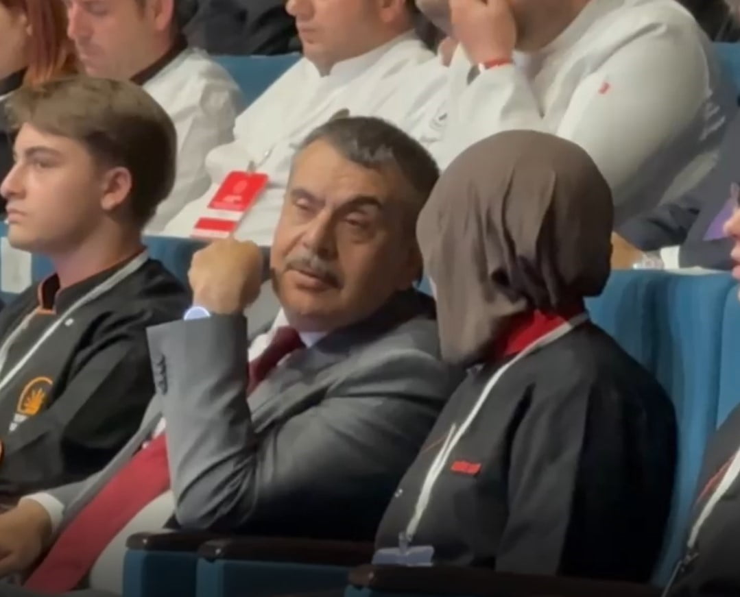 GEDİZLİ EMİNE DAYI MİLLÎ EĞİTİM BAKANI YUSUF TEKİN’İ YÖRESEL LEZZETLERİ YERİNDE TATMASI VE...