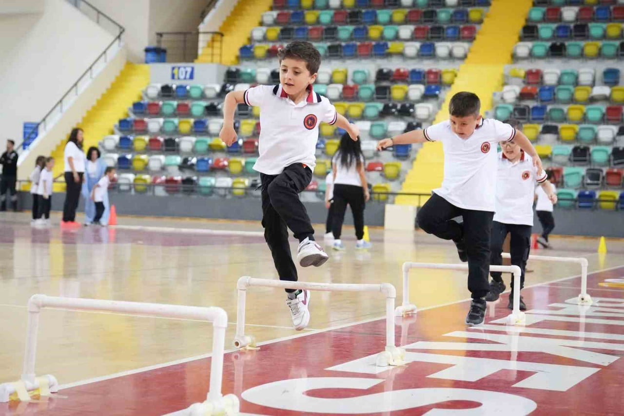 GELENEKSEL ÇOCUK OYUNLARI ŞENLİĞİ BÜYÜK COŞKUYLA TAMAMLANDI