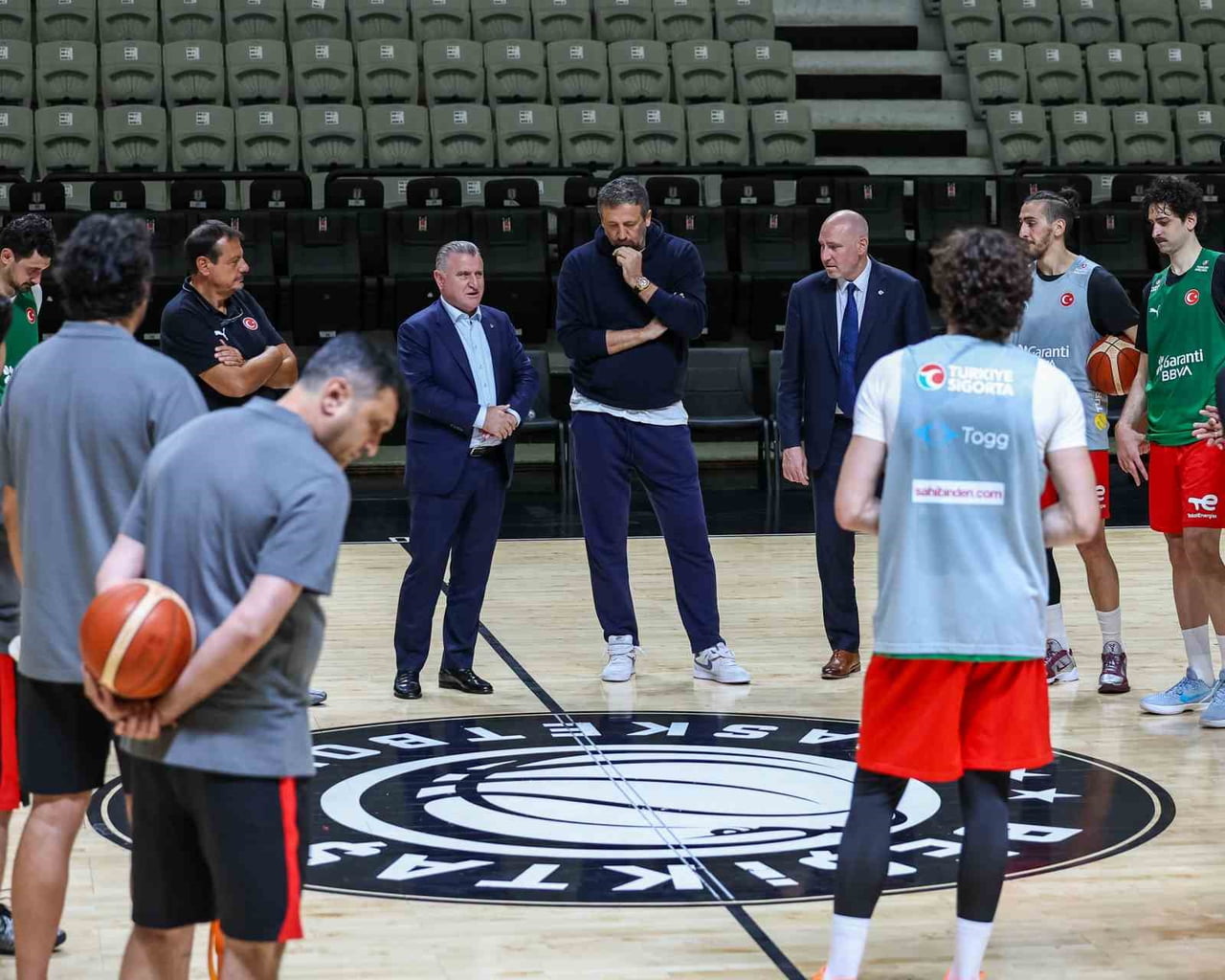GENÇLİK VE SPOR BAKANI DR. OSMAN AŞKIN BAK, FIBA 2027 BASKETBOL DÜNYA KUPASI ELEMELERİNDE...