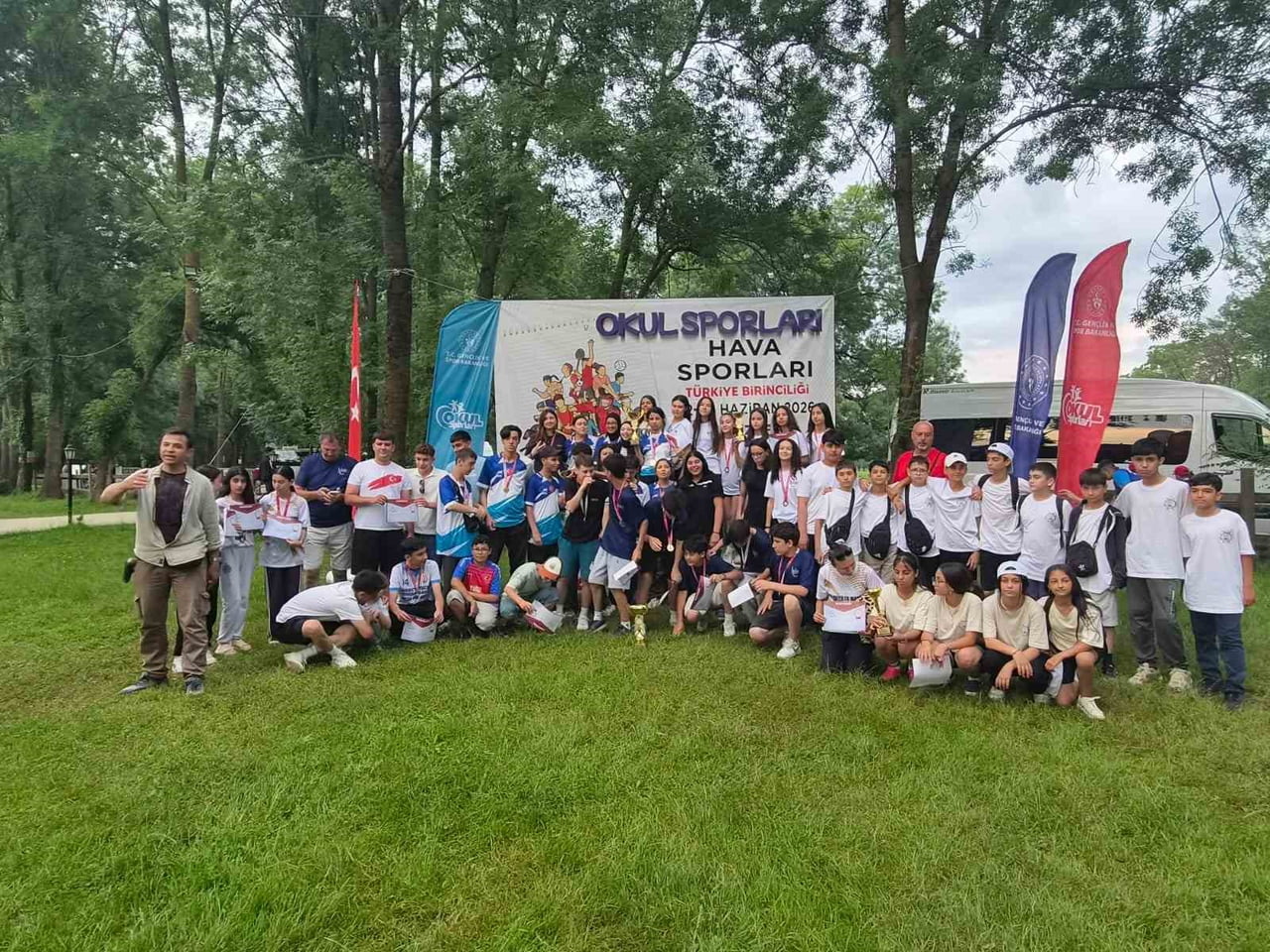 GENÇLİK VE SPOR BAKANLIĞI TARAFINDAN DÜZCE’DE DÜZENLENEN OKUL SPORLARI HAVA SPORLARI YILDIZLAR VE...