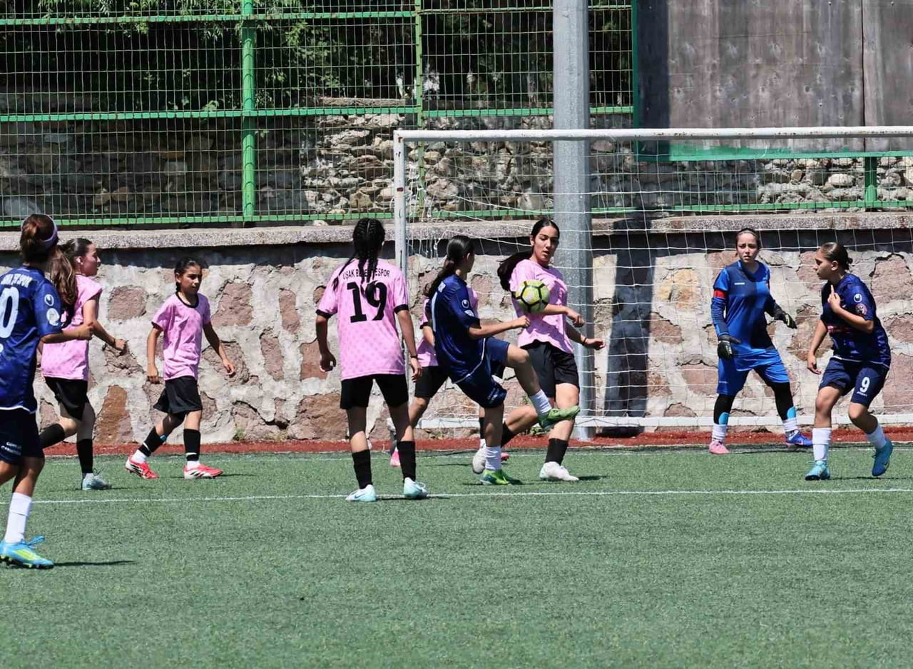 GENÇLİK VE SPOR BAKANLIĞI TARAFINDAN DÜZENLENEN ANADOLU YILDIZLAR LİGİ (ANALİG) FUTBOL 1. ETAP 2....
