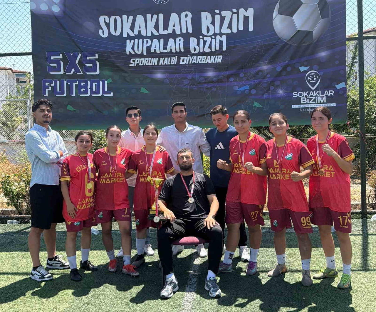 GENÇLİK VE SPOR BAKANLIĞI TARAFINDAN DÜZENLENEN "5X5 SOKAKLAR BİZİM" FUTBOL TURNUVASINDA CİZRE...