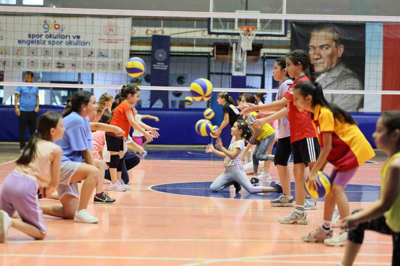 GENÇLİK VE SPOR BAKANLIĞI TARAFINDAN HER YIL 81 İLDE DÜZENLENEN GSB SPOR OKULLARI VE GSB ENGELSİZ...