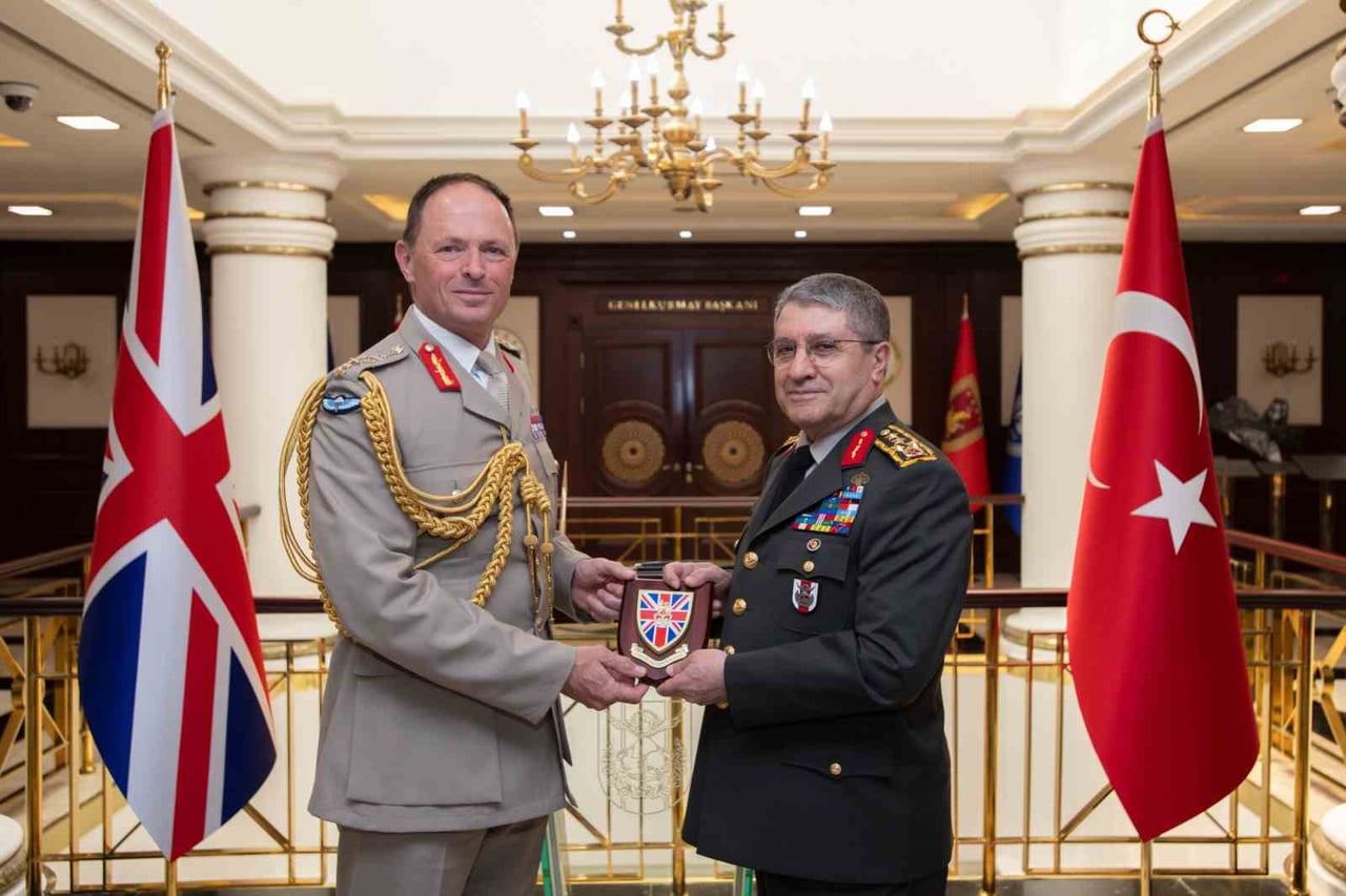 GENELKURMAY BAŞKANI ORGENERAL SELÇUK BAYRAKTAROĞLU, BİRLEŞİK KRALLIK KARA KUVVETLERİ KOMUTANI...
