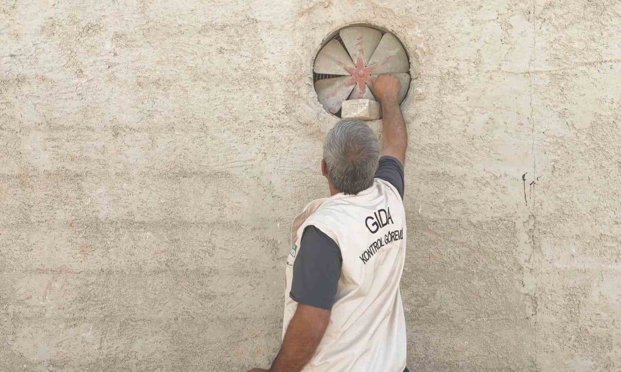 GIDA DENETİMİNE GİDEN EKİPLER HAVALANDIRMADAN SESLENDİ