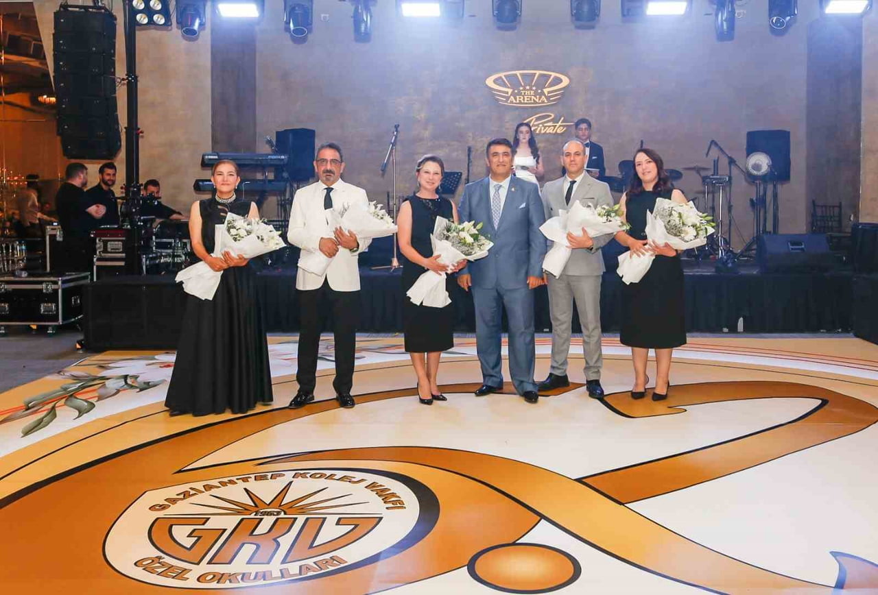 GKV ÖZEL ORTAOKULU’NDA MUHTEŞEM BALO