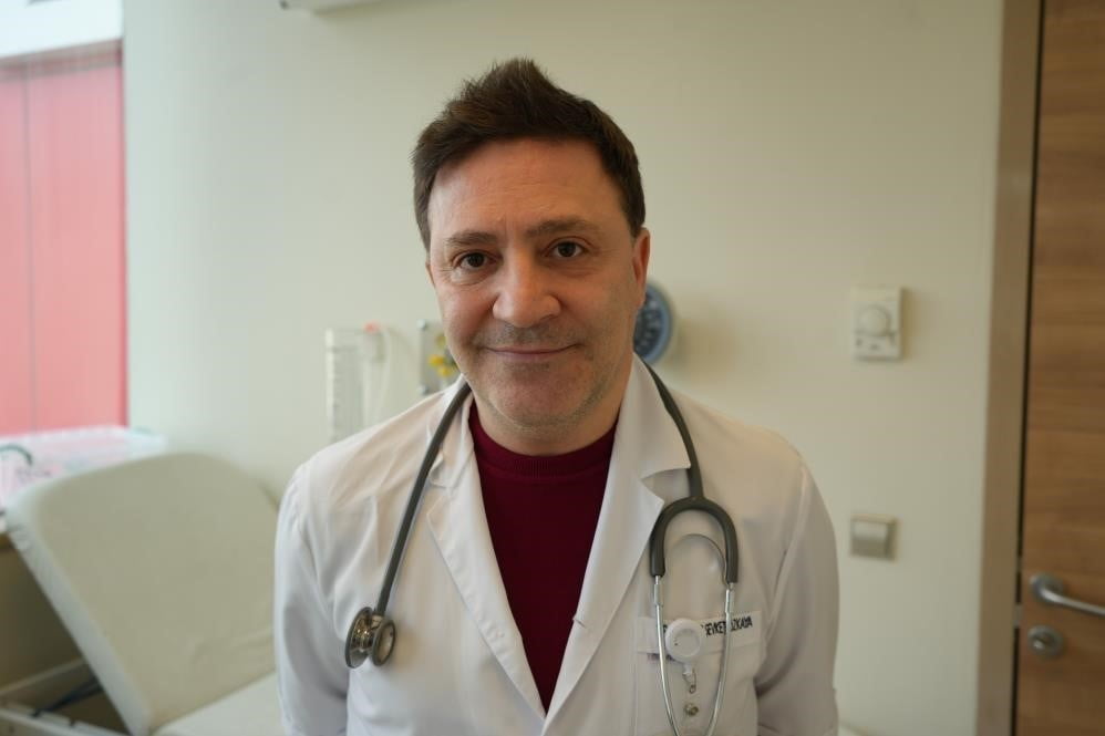 GÖĞÜS HASTALIKLARI UZMANI PROF. DR. ŞEVKET ÖZKAYA, KOVİD-19 GEÇİREN HER 6 KİŞİDEN YAKLAŞIK BİRİNDE...