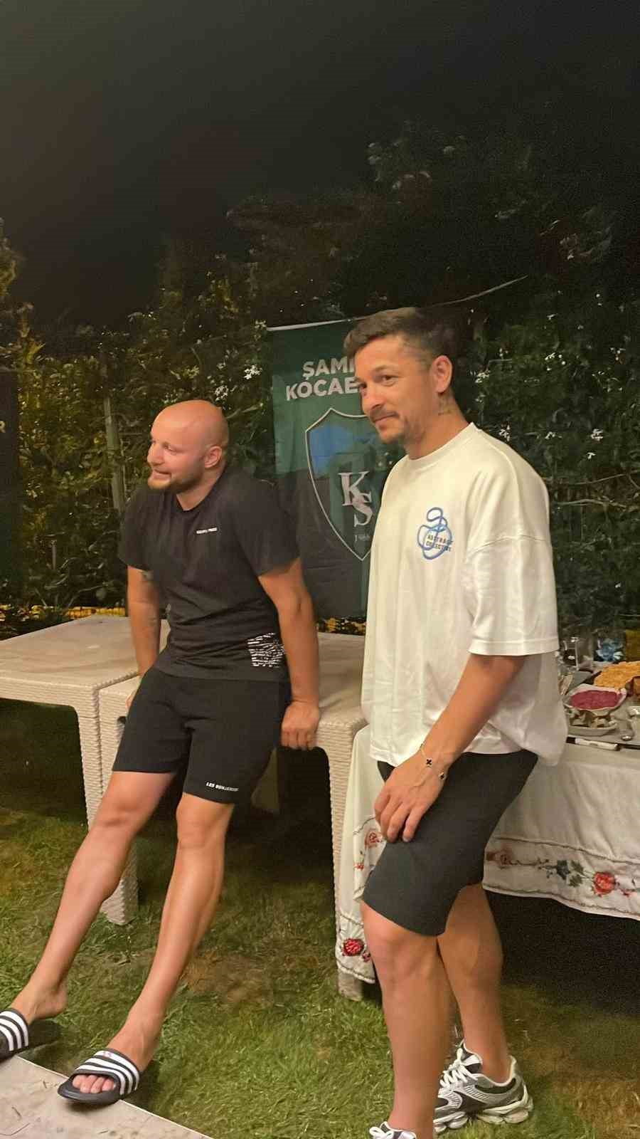 GÖKHAN DEĞİRMENCİ (SOLDA) VE AHMET OĞUZ