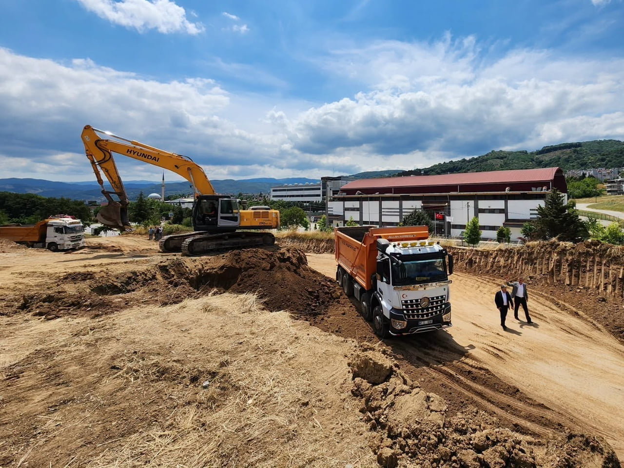GÖLCÜK’TE HAYATA GEÇİRİLECEK 5 BİN 400 METREKARELİK ÇOK AMAÇLI KAPALI SPOR KOMPLEKSİ VE 5 KULVARLI...