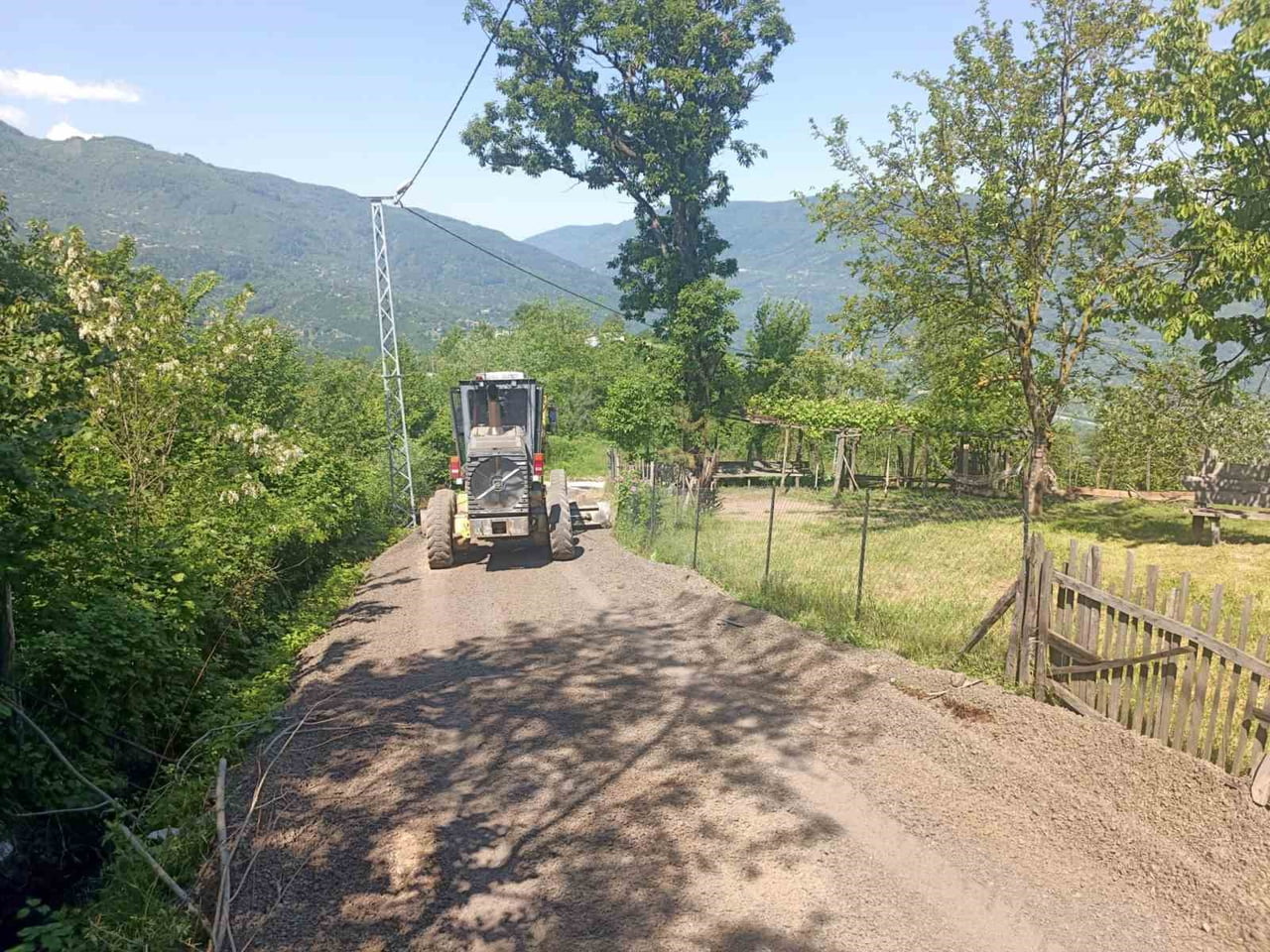 GÖLYAKA İLÇESİNE BAĞLI BAKACAK KÖYÜ’NDE YÜRÜTÜLEN SICAK ASFALT ALTYAPI ÇALIŞMALARI TAMAMLANDI....