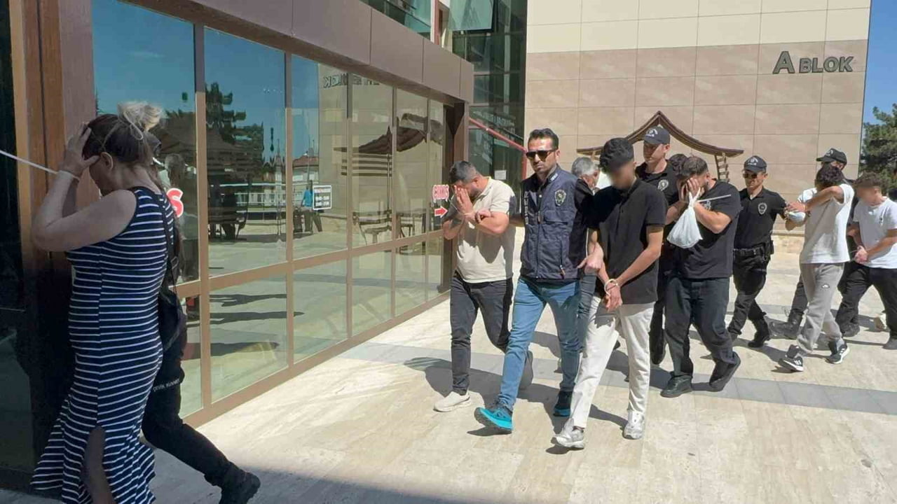 GÖZALTINA ALINAN 41 ŞÜPHELİDEN 17'Sİ TUTUKLANDI.