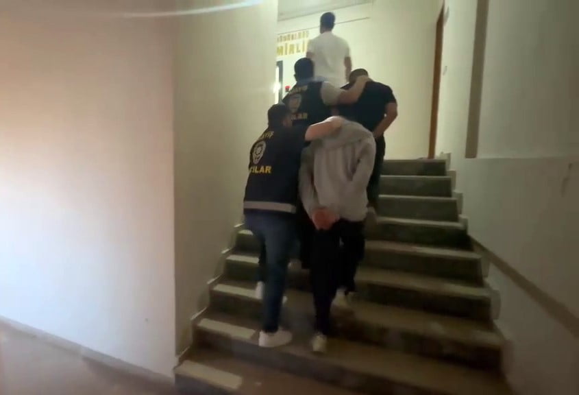 GÖZALTINA ALINAN ŞÜPHELİLER, EMNİYETTEKİ İŞLEMLERİN ARDINDAN ADLİ MAKAMLARA SEVK EDİLDİ.
