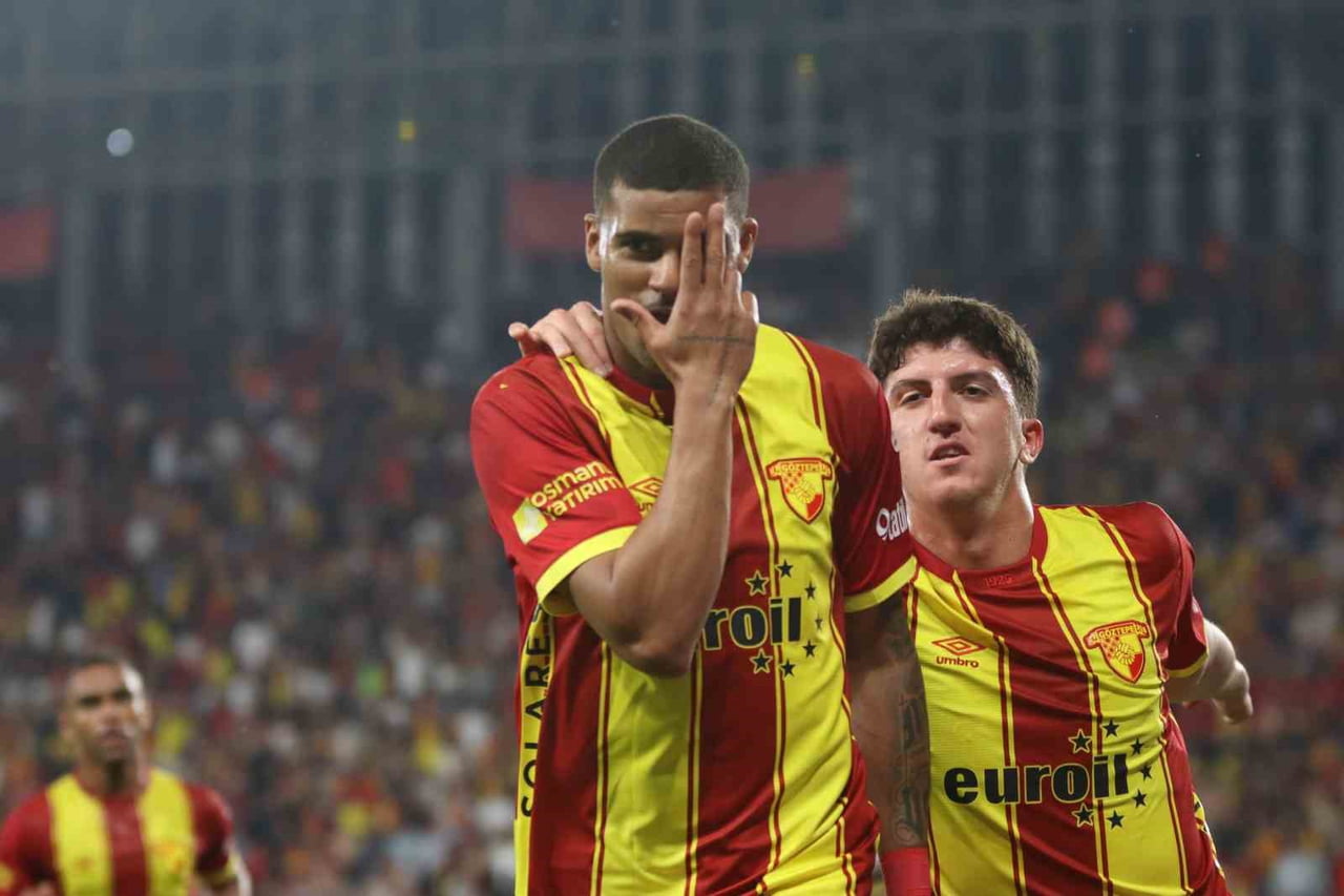 GÖZTEPE, FORVET OYUNCUSU JEFERSON SANTOS'U (JEH) SATIN ALMA OPSİYONUYLA KİRALAMAK ÜZERE SIRBİSTAN...