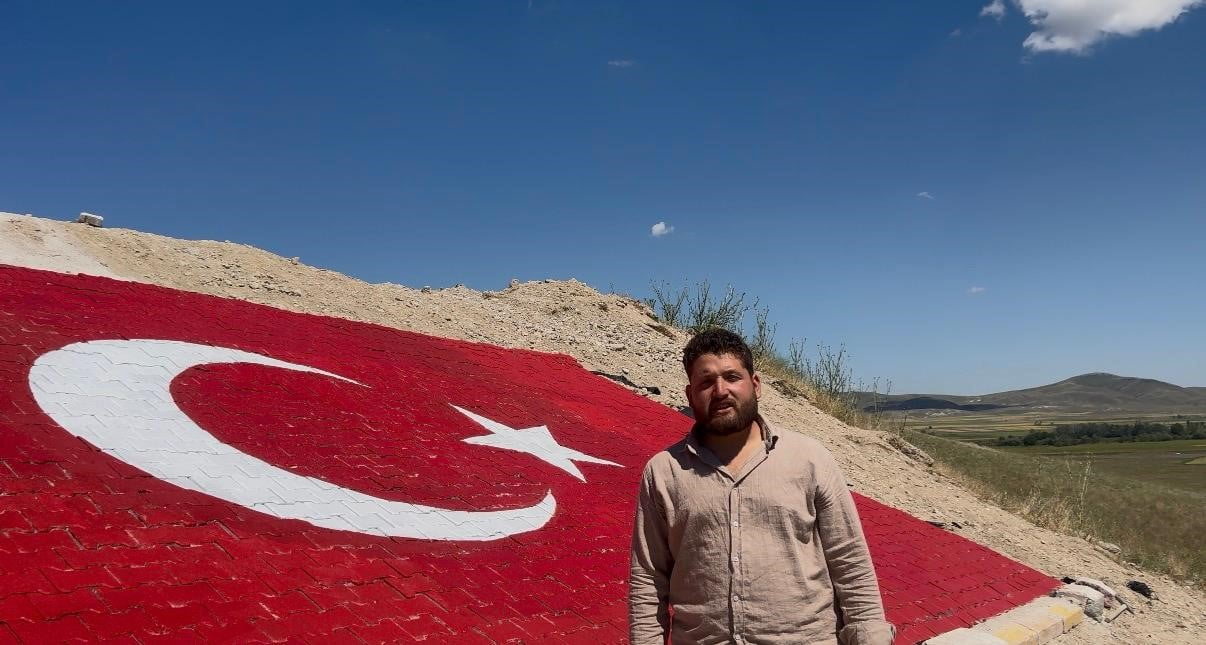 GRUP ADINA AÇIKLAMALARDA BULUNAN 22 YAŞINDAKİ MERT IRMAK,