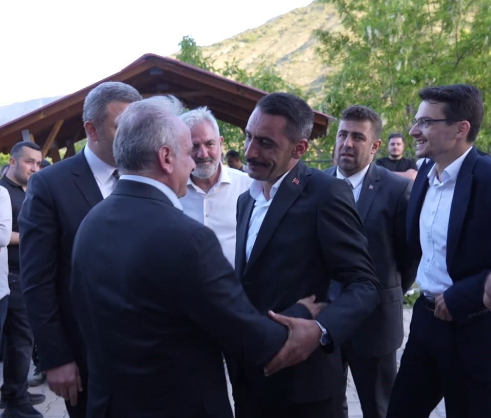 GÜMÜŞHANE'NİN TEKKE BELDESİ'NDE YAPILAN BELEDİYE BAŞKANLIĞI SEÇİMİNDE KESİN OLMAYAN SONUÇLARA GÖRE...