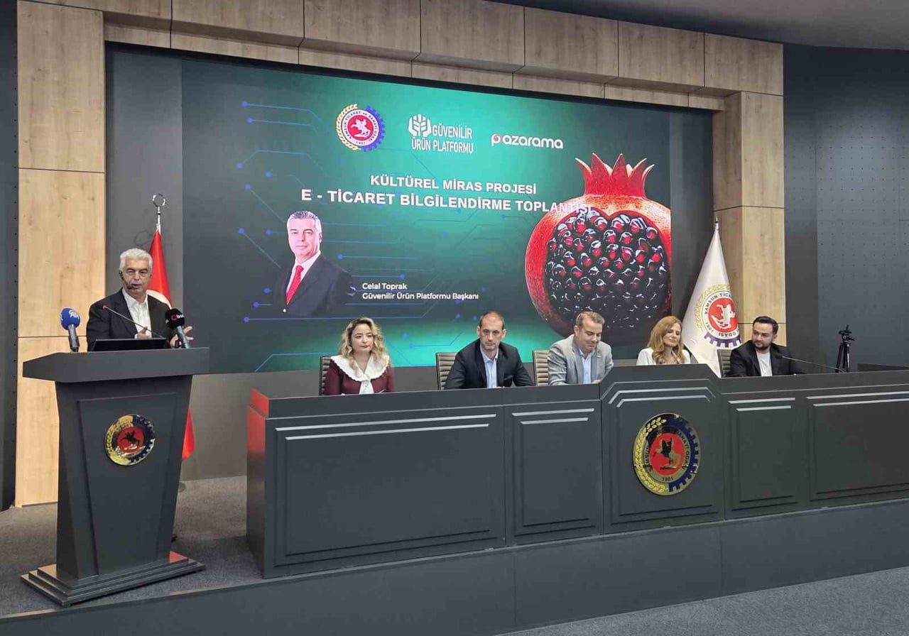 GÜVENİLİR ÜRÜN PLATFORMU BAŞKANI CELAL TOPRAK KONUŞMA YAPTI
