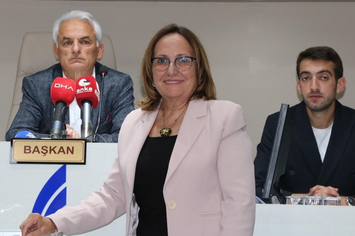 GÜZELBAHÇE BELEDİYESİ BAŞKANVEKİLİ AYŞE AKIN