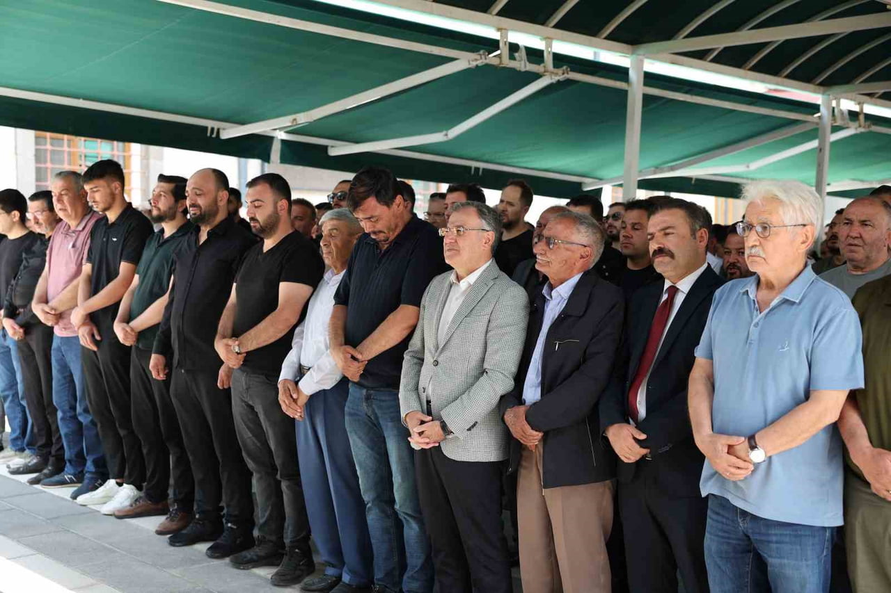 HACILAR BELEDİYESİ MECLİS ÜYESİ BEKİR TUĞRUL’UN BABASI AHMET TUĞRUL; TEDAVİ GÖRDÜĞÜ HASTANEDE...