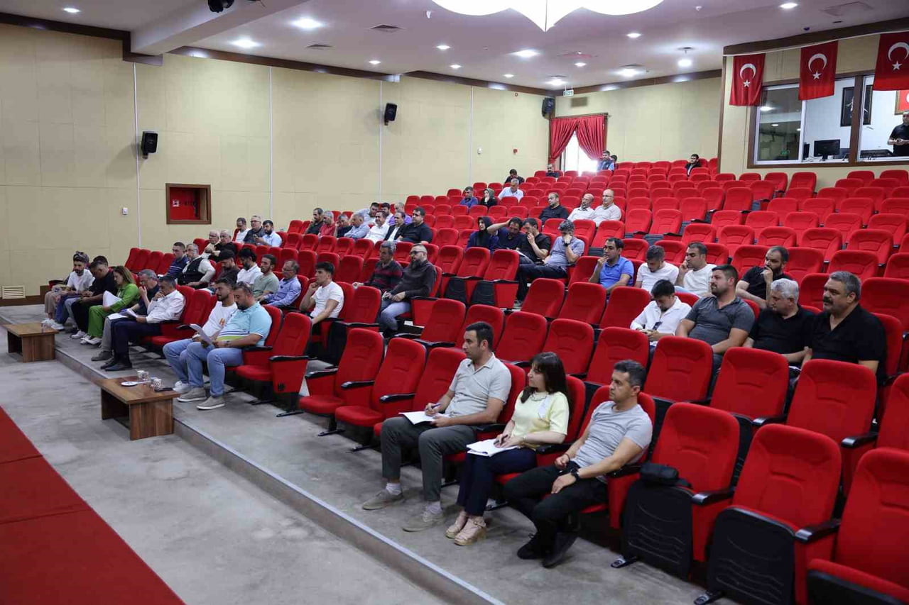 HACILAR BELEDİYESİ TARAFINDAN İLÇEYE KAZANDIRILAN MODERN İŞ MERKEZİNDE YER ALAN 32 OFİS VE...