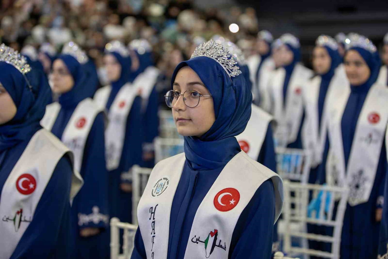 HAFIZ OLAN ÖĞRENCİLER