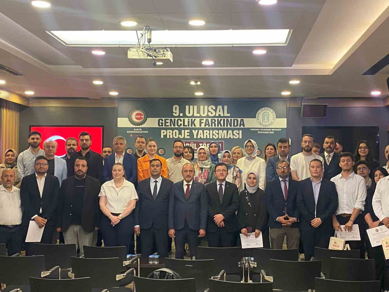 HAK-İŞ GENÇLİK KOMİTESİ TARAFINDAN DÜZENLENEN 9. ULUSAL GENÇLİK FARKINDA PROJE YARIŞMASI'NIN ÖDÜL...
