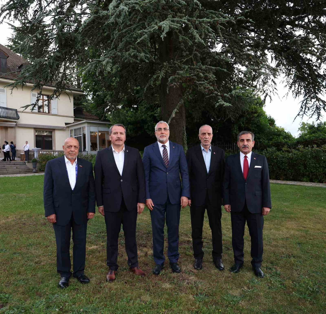 HAK-İŞ GENEL BAŞKANI MAHMUT ARSLAN, MEMUR-SEN GENEL BAŞKANI ALİ YALÇIN, CENEVRE BAŞKONSOLOSU SALİH...