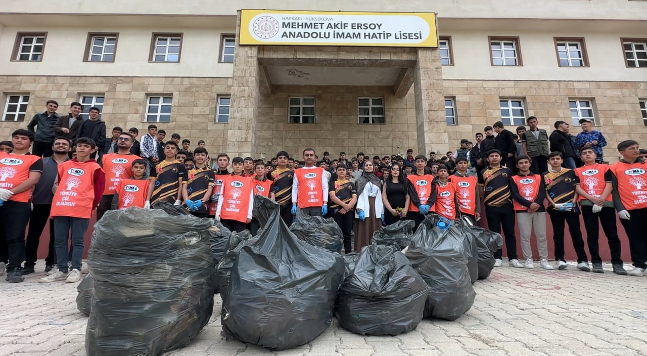 HAKKARİ'NİN YÜKSEKOVA İLÇESİNDE, İLÇE MİLLÎ EĞİTİM MÜDÜRLÜĞÜ KOORDİNESİNDE VE TEMA VAKFI İŞ...