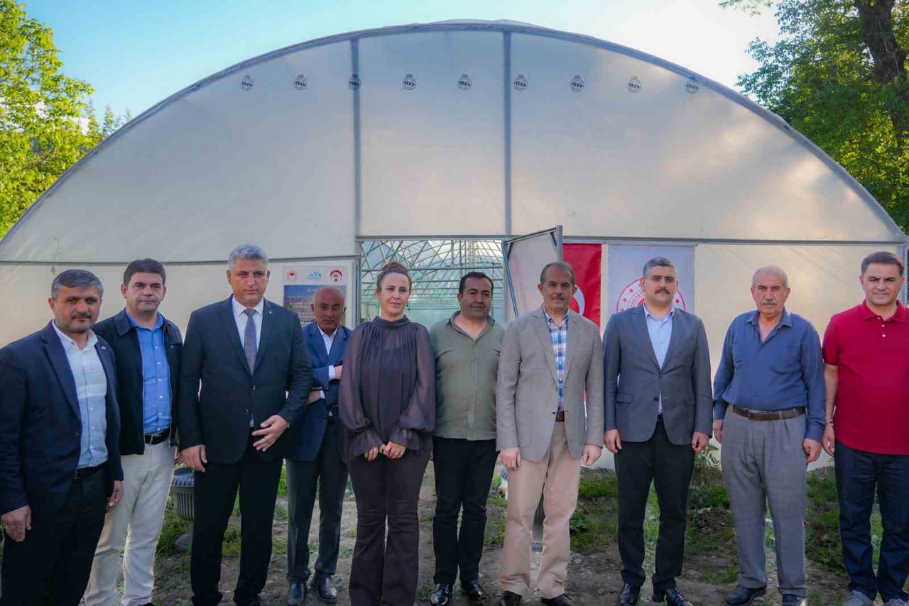 HAKKARİ’DE 2026 YILI İÇERİSİNDE BİN 80 ÇİFTÇİYE TOPLAM 362 BİN 700 ADET SEBZE FİDESİ...