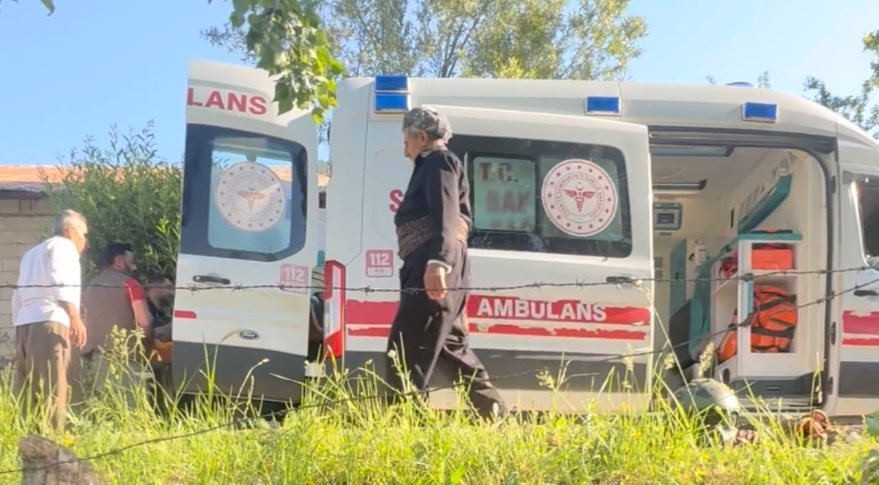 HAKKARİ’NİN ŞEMDİNLİ İLÇESİNDE MEYDANA GELEN MOTOSİKLET KAZASINDA 1 KİŞİ YARALANDI.