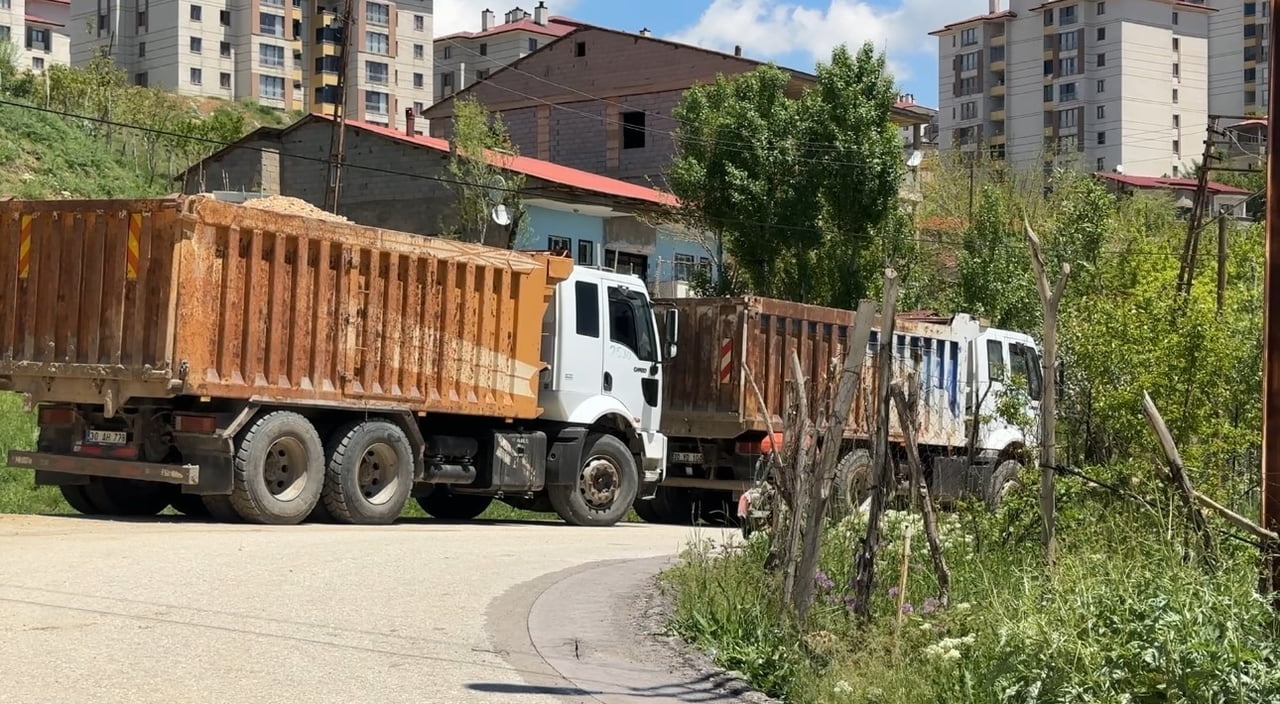 HAKKARİ’NİN YÜKSEKOVA İLÇESİNDE, HAVA SICAKLIKLARININ ARTMASIYLA BİRLİKTE BU YIL İÇİN PLANLANAN 70...