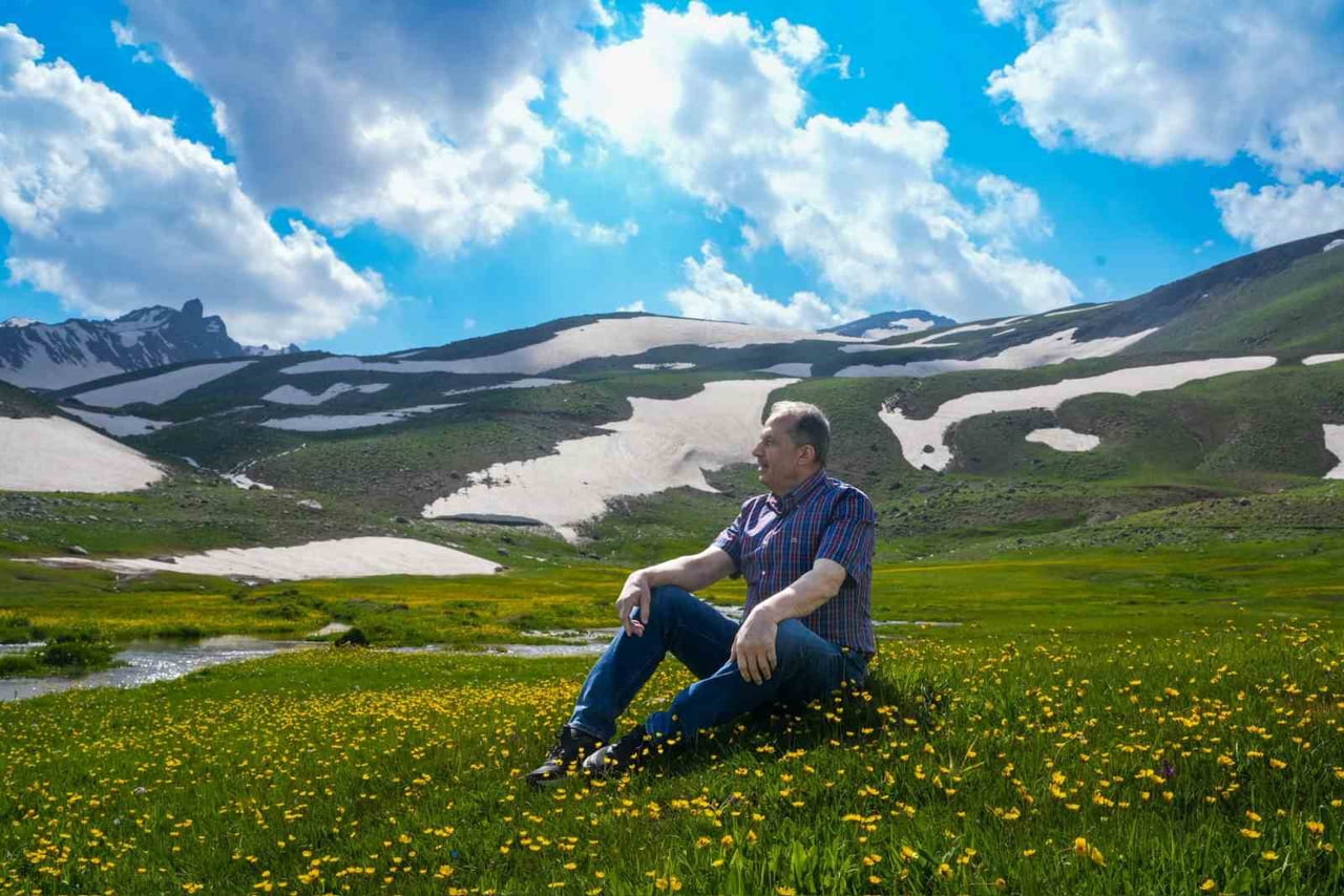 HAKKÂRİ VALİSİ İBRAHİM TAŞYAPAN, KENTİN ÖNEMLİ DOĞAL GÜZELLİKLERİNDEN BİRİ OLAN 3 BİN 500 RAKIMLI...
