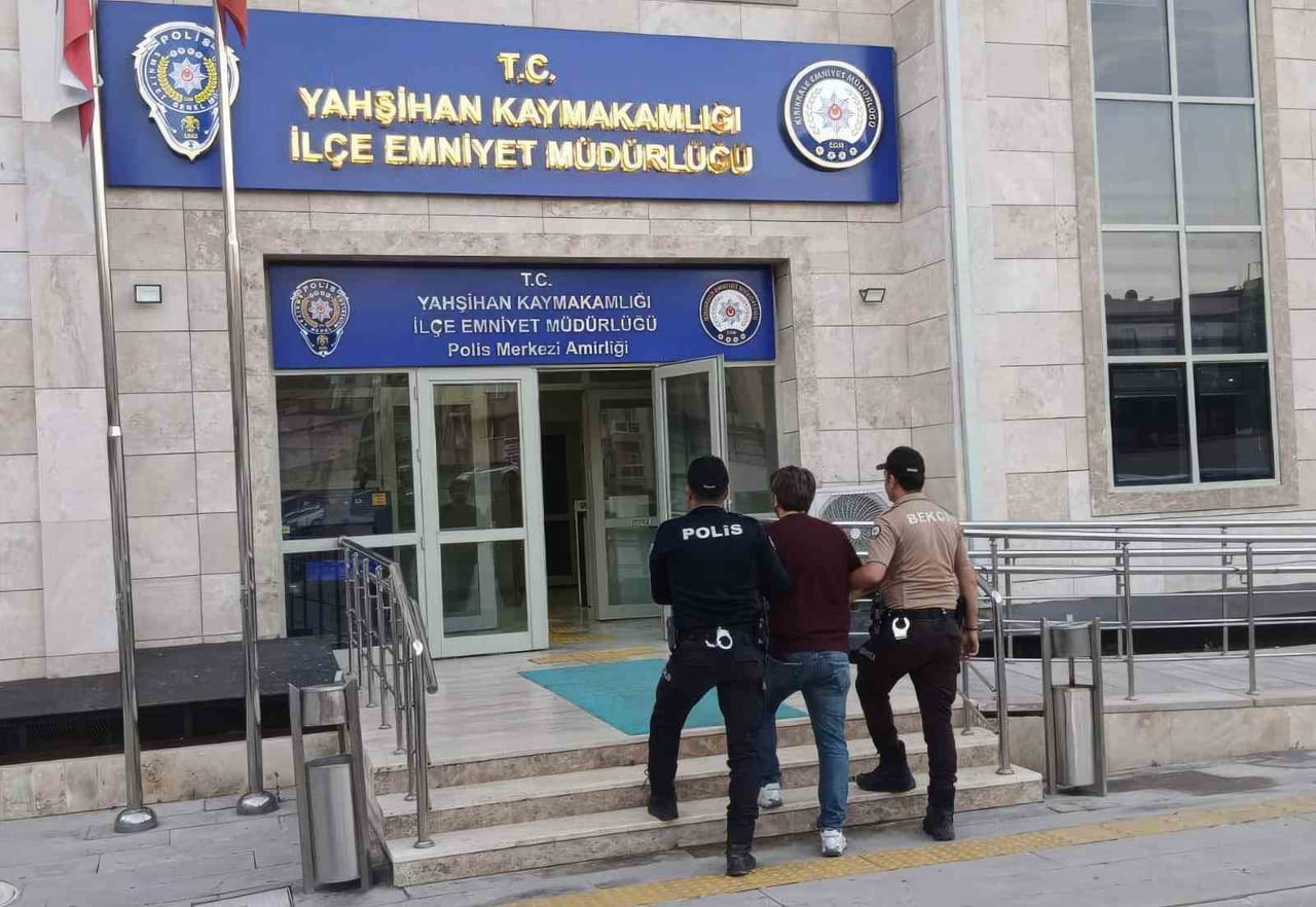 HAKKINDA "ÇEKLE İLGİLİ KARŞILIKSIZDIR İŞLEMİ YAPILMASINA SEBEBİYET VERME" SUÇUNDAN 2 FARKLI...
