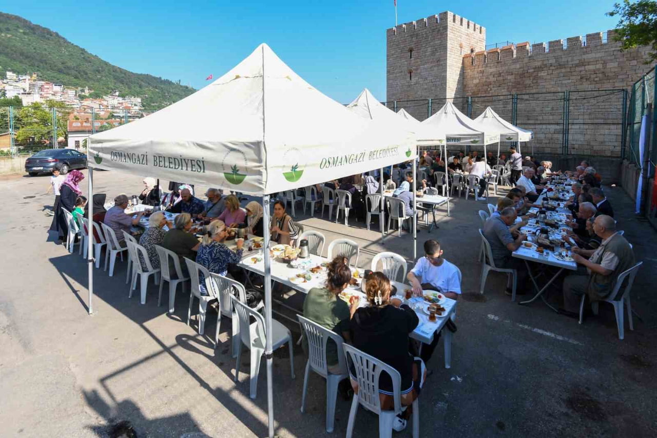 HALKLA İÇ İÇE BİR YÖNETİM ANLAYIŞI BENİMSEYEN OSMANGAZİ BELEDİYE BAŞKANI ERKAN AYDIN, ALACAHIRKA...