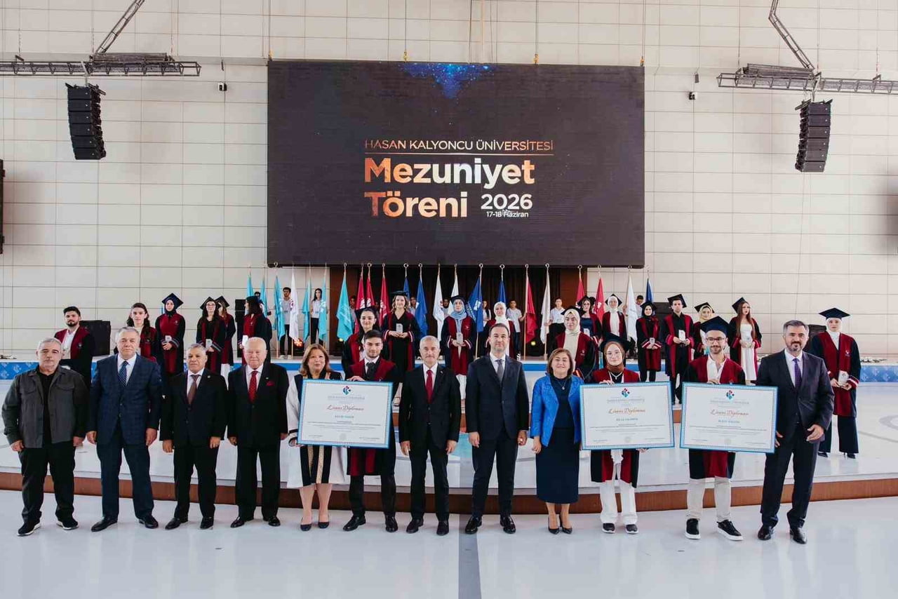 HASAN KALYONCU ÜNİVERSİTESİ BİN 878 ÖĞRENCİSİNİ MEZUN ETMENİN GURURUNU YAŞADI