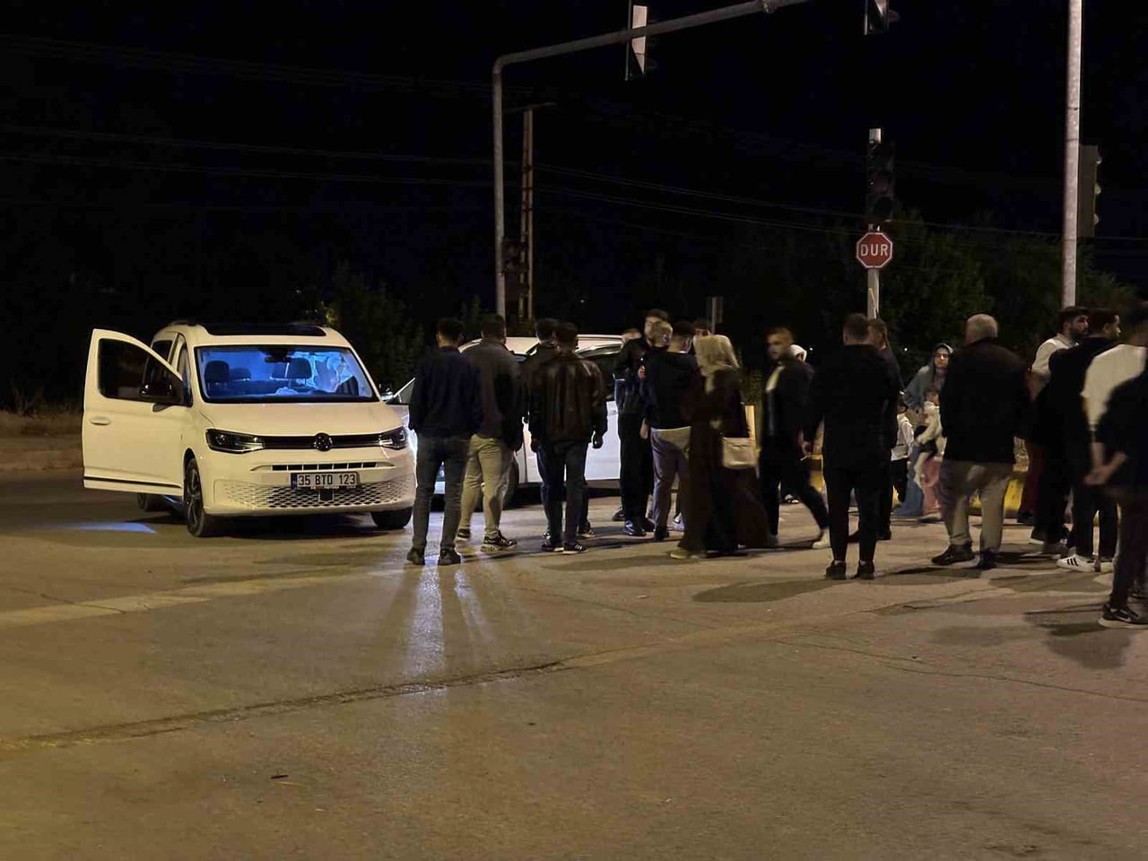 HASKÖY'DE İKİ OTOMOBİL ÇARPIŞTI: YARALANAN OLMADI