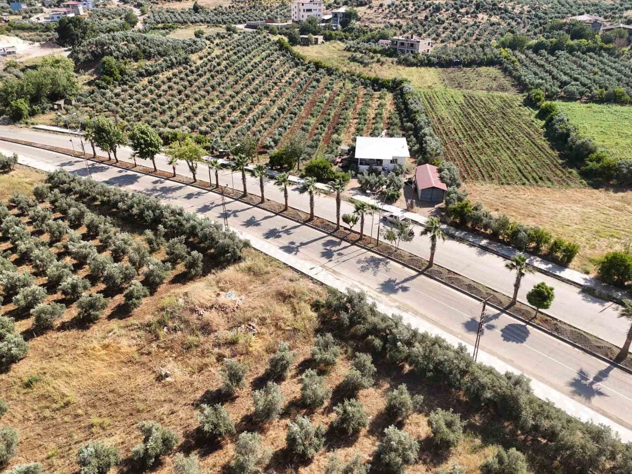 HASSA’DA PRESTİJ CADDELER PROJESİ KAPSAMINDA DERVİŞPAŞA BULVARI İLE BİNTAŞ CADDESİ’NDE KALDIRIM...