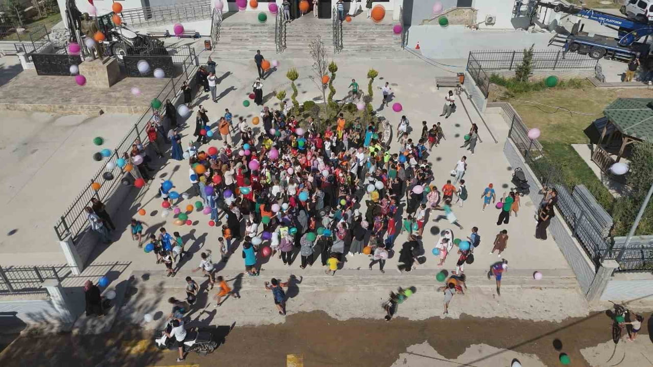 HATAY'DA BEYİN TÜMÖRÜ HİDROSEFALİ HASTALIĞINA KARŞI VERDİĞİ 8 AYLIK MÜCADELEYİ KAZANAN 8 YAŞINDAKİ...
