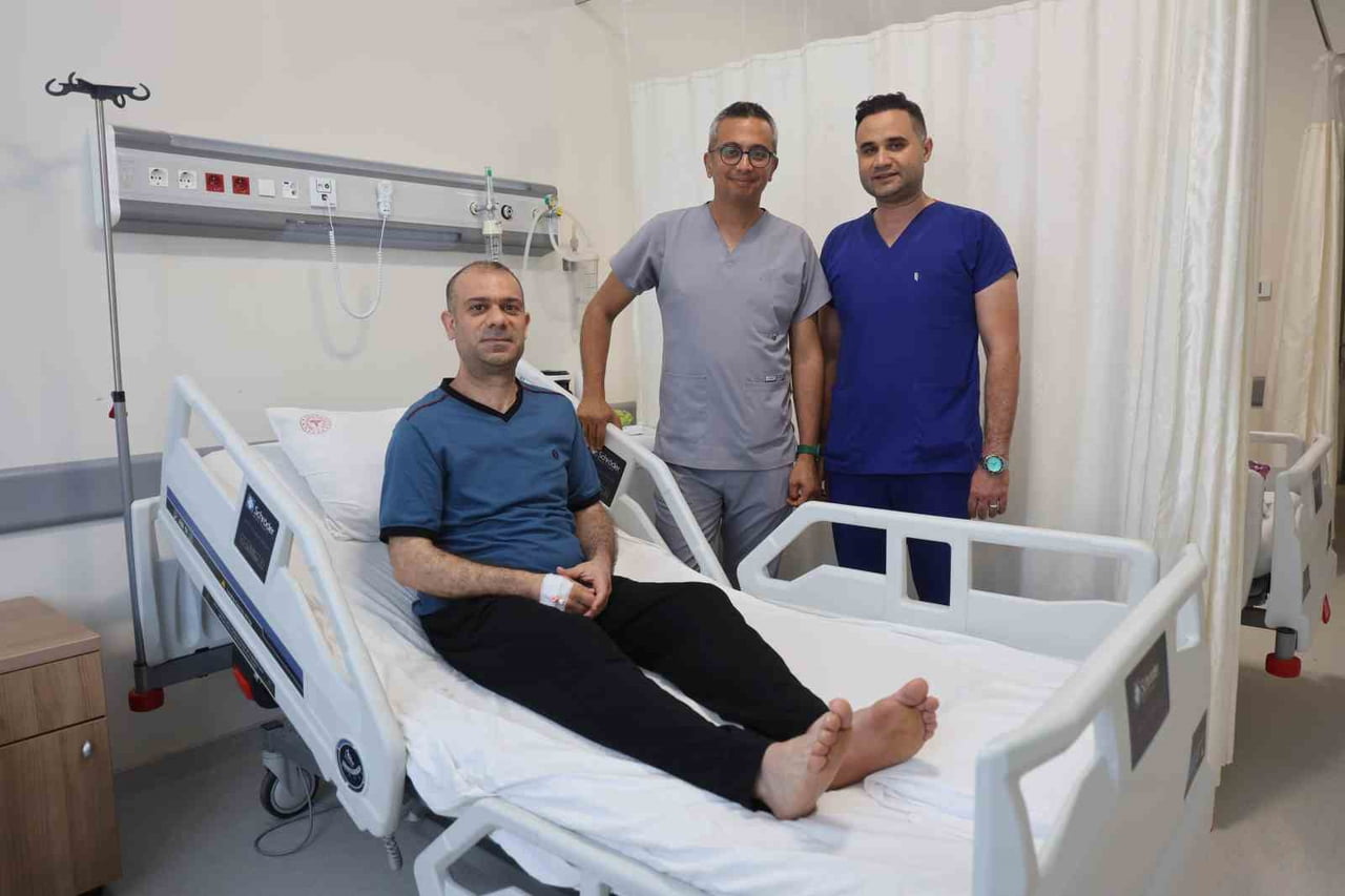 HATAY'DA SIRTINDA OLUŞAN ŞİŞLİĞİ ÖNEMSEMEYEN VE 10 YIL İÇERİSİNDE BÜYÜYEREK BELİRGİN HALE GELEN...